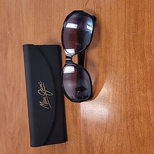 Maui Jim purple accented sunglasses with hard case